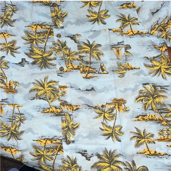 NWT Palm Tree Short Sleeve Button Down, Size Large - Picture 7 of 9